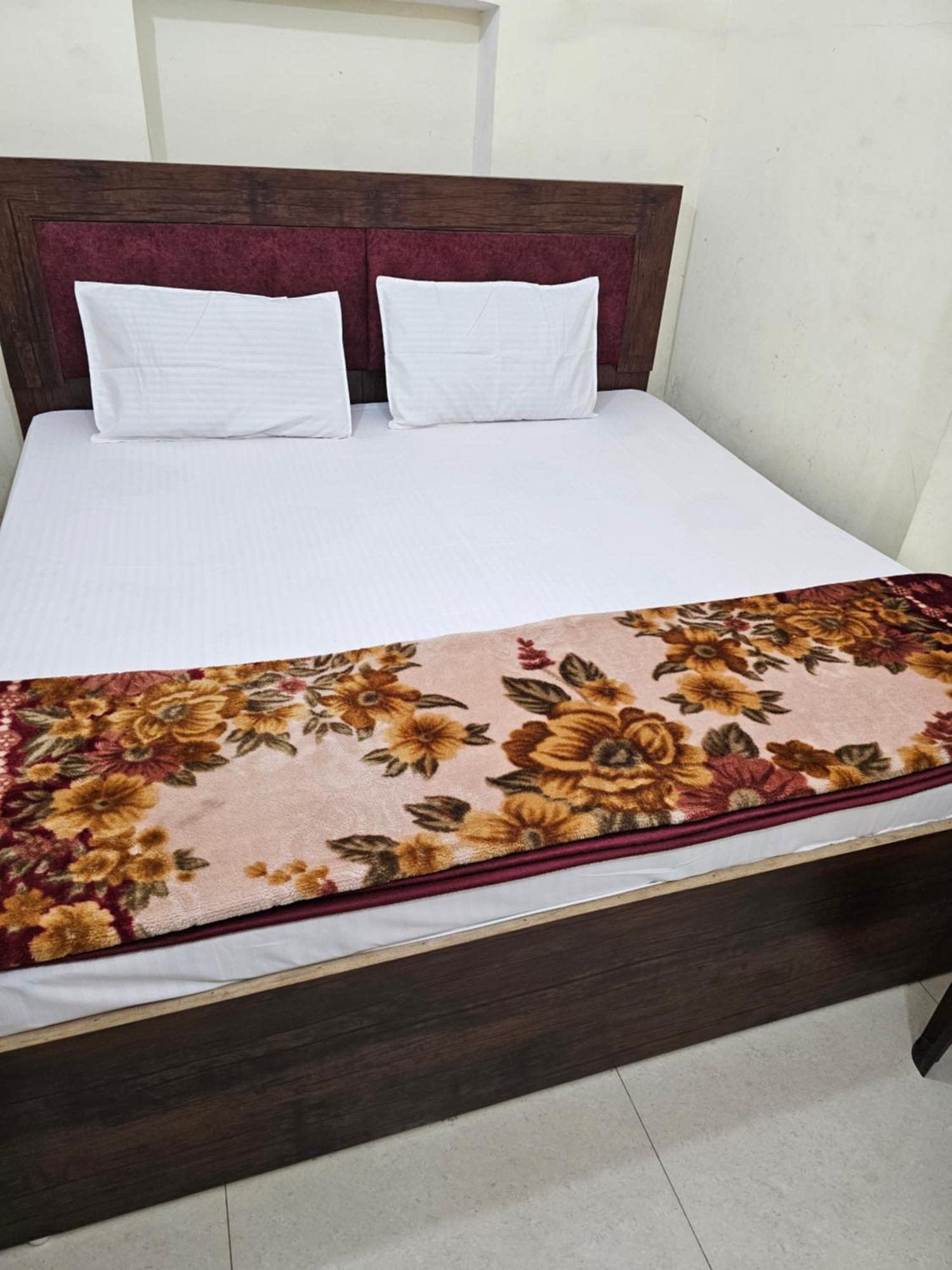 Ramlala Paying Guest House Stay Just 100M From Saryu Ghat, Ayodhya Exterior photo